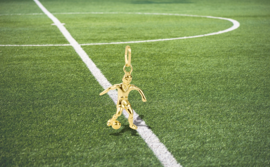 Banner-Fussball-Anhaenger-Gold-2025 | Au Bijou GmbH Uhren & Schmuck