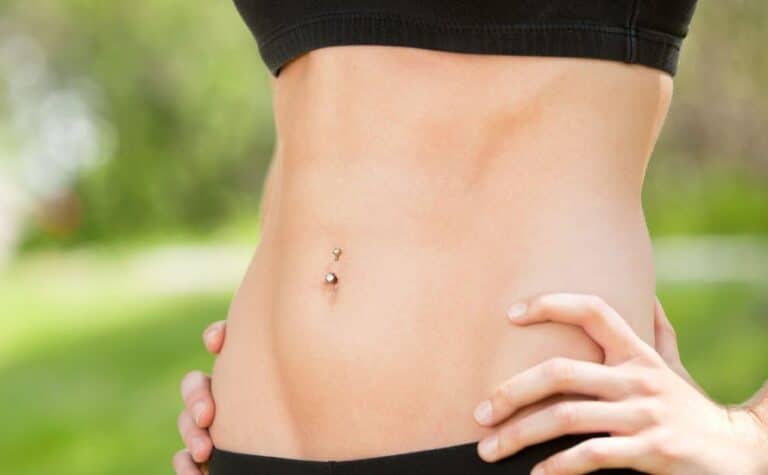 Bauchnabel Piercing in Gold von Bruno Iten