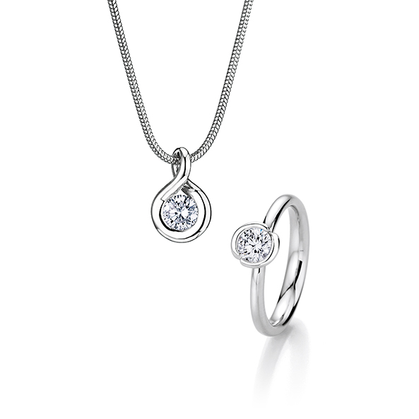 DiamantRing und Anhänger aus Weissgold oder Plain
